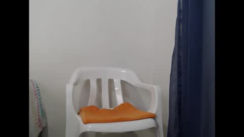 Snapshot of senyeiblack chatting on 02-22-25, 09:15 Jose online show from 02-22-25, 09:15