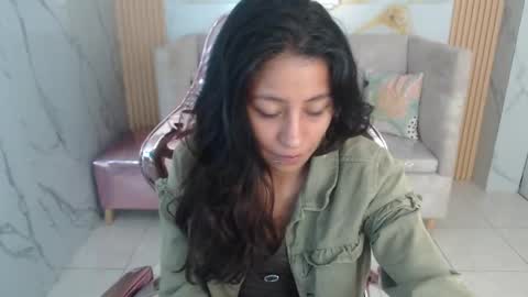 serabella_s online show from 12-16-25, 01:05