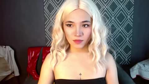 Chloe online show from 10-14-25, 09:32