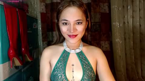 Snapshot of seraphinaheather chatting on 02-21-26, 02:01 Chloe online show from 02-21-26, 02:01