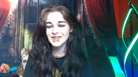 Seraphin Munster online show from 01-28-25, 05:56