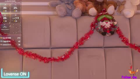 Snapshot of serena_bennet chatting on 12-27-24, 11:31 Serena online show from 12-27-24, 11:31