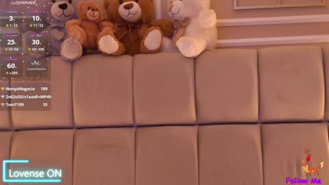 Snapshot of serena_bennet chatting on 01-12-25, 11:26 Serena online show from 01-12-25, 11:26