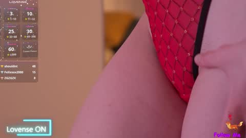 Snapshot of serena_bennet chatting on 01-25-25, 11:11 Serena online show from 01-25-25, 11:11