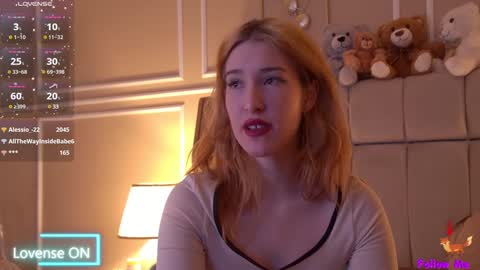 Snapshot of serena_bennet chatting on 02-03-25, 01:41 Serena online show from 02-03-25, 01:41