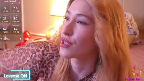 Snapshot of serena_bennet chatting on 02-25-25, 05:36 Serena online show from 02-25-25, 05:36