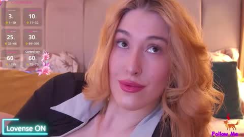 Snapshot of serena_bennet chatting on 03-02-25, 09:11 Serena online show from 03-02-25, 09:11