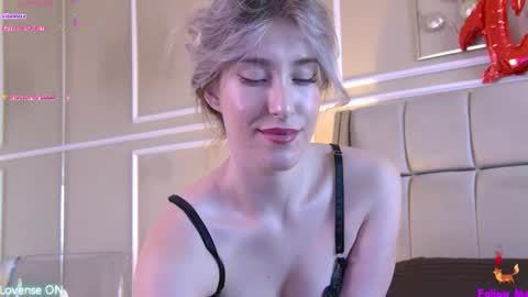 Snapshot of serena_bennet chatting on 09-21-25, 06:26 Serena online show from 09-21-25, 06:26