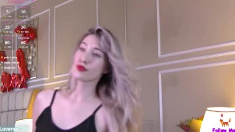 Snapshot of serena_bennet chatting on 09-25-25, 11:03 Serena online show from 09-25-25, 11:03