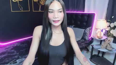 Snapshot of serena_harper chatting on 11-06-25, 01:39 RED HARPER online show from 11-06-25, 01:39