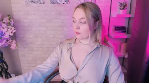 Snapshot of serena_johnsons chatting on 03-11-26, 08:31 Serena online show from 03-11-26, 08:31