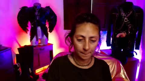 Snapshot of serena_xyz chatting on 09-17-25, 07:15 Serena Xyz online show from 09-17-25, 07:15