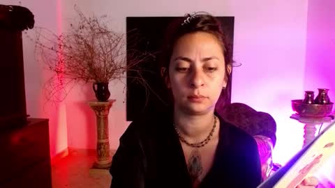 Snapshot of serena_xyz chatting on 09-28-25, 04:56 Serena Xyz online show from 09-28-25, 04:56