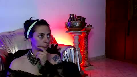 Snapshot of serena_xyz chatting on 10-28-25, 07:27 Serena Xyz online show from 10-28-25, 07:27