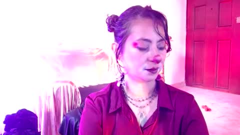 Snapshot of serena_xyz chatting on 10-31-25, 08:54 Serena Xyz online show from 10-31-25, 08:54