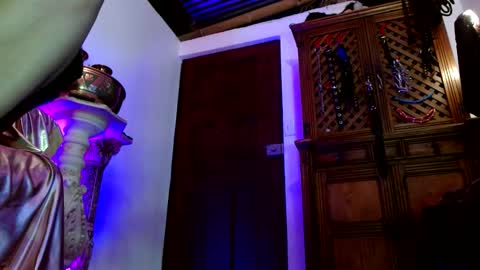 Snapshot of serena_xyz chatting on 11-13-25, 06:29 Serena Xyz online show from 11-13-25, 06:29