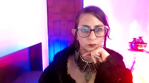 Snapshot of serena_xyz chatting on 12-13-25, 08:36 Serena Xyz online show from 12-13-25, 08:36