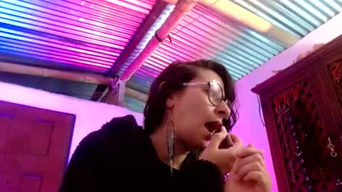 Snapshot of serena_xyz chatting on 12-16-25, 07:19 Serena Xyz online show from 12-16-25, 07:19