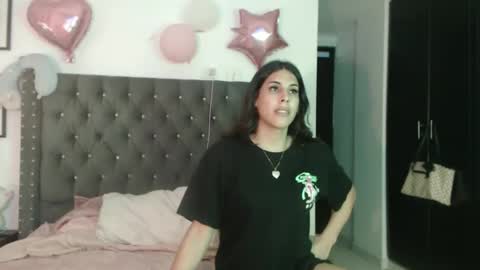 sararoussee online show from 03-04-25, 03:11