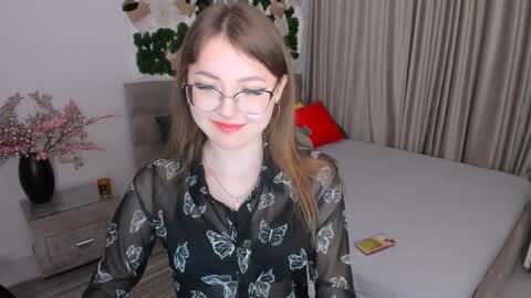 Ophelia online show from 02-04-25, 04:08