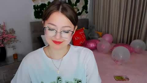 Ophelia online show from 02-25-25, 07:36