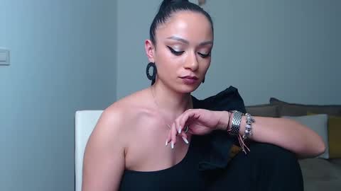 SereneSophi online show from 03-05-25, 01:31