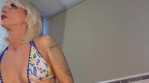 Snapshot of serenexxmilf chatting on 02-13-26, 07:48 serenexx your MILF online show from 02-13-26, 07:48