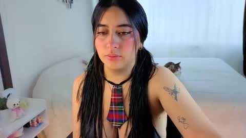 Serenna Cruz online show from 10-31-25, 02:18