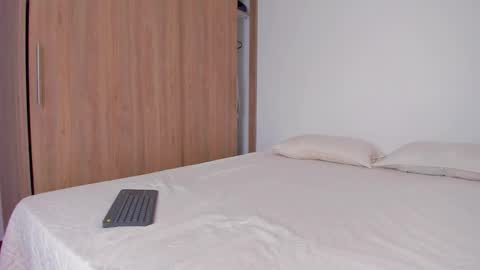 Serge online show from 10-16-25, 05:03