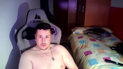 Snapshot of sergio95n chatting on 03-19-26, 05:17 Pollos online show from 03-19-26, 05:17