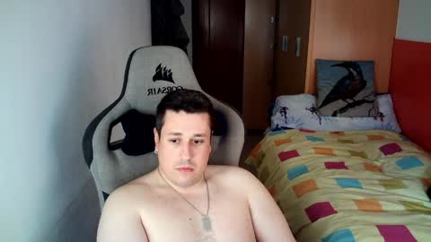 Snapshot of sergio95n chatting on 04-04-26, 02:25 Pollos online show from 04-04-26, 02:25