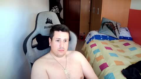 Snapshot of sergio95n chatting on 04-06-26, 01:01 Pollos online show from 04-06-26, 01:01