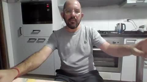 Snapshot of sergioruzafa80 chatting on 02-10-25, 05:25 Sergio Russafa online show from 02-10-25, 05:25