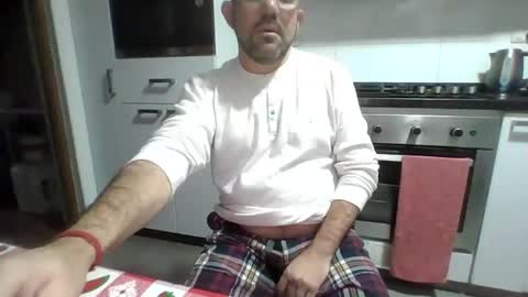 Snapshot of sergioruzafa80 chatting on 10-13-25, 02:44 Sergio Russafa online show from 10-13-25, 02:44