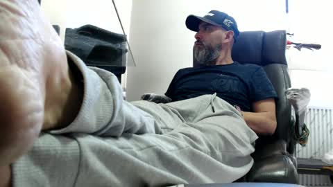 Snapshot of serioyhetero19 chatting on 06-22-26, 08:28 hetero serio discreto online show from 06-22-26, 08:28