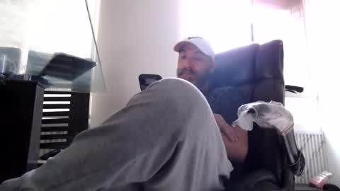 Snapshot of serioyhetero19 chatting on 07-27-26, 10:28 hetero serio discreto online show from 07-27-26, 10:28