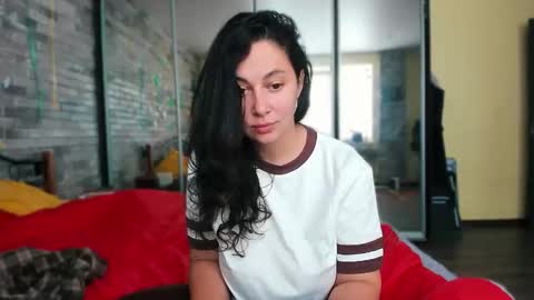 Snapshot of serpenttempter88 chatting on 05-06-26, 06:41 VIOLA online show from 05-06-26, 06:41