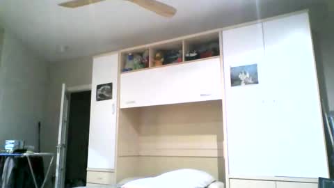 Snapshot of serrano49 chatting on 02-13-26, 04:08 serrano49 online show from 02-13-26, 04:08