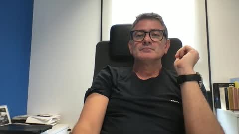 Snapshot of sesamechris92 chatting on 09-19-25, 03:34 sesamechris92 online show from 09-19-25, 03:34