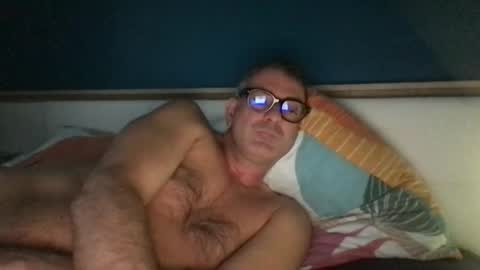 Snapshot of sesamechris92 chatting on 10-19-25, 07:42 sesamechris92 online show from 10-19-25, 07:42