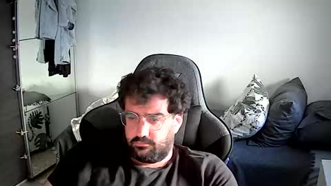 Snapshot of setema chatting on 11-04-25, 04:17 StorPikk online show from 11-04-25, 04:17