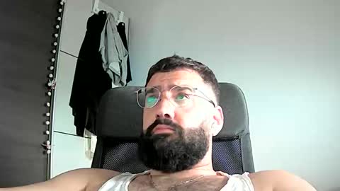 Snapshot of setema chatting on 05-28-26, 04:15 StorPikk online show from 05-28-26, 04:15