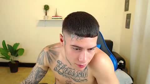 Snapshot of setthomas chatting on 09-25-25, 02:43 Thomas online show from 09-25-25, 02:43