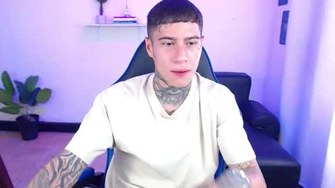 Snapshot of setthomas chatting on 11-10-25, 02:38 Thomas online show from 11-10-25, 02:38