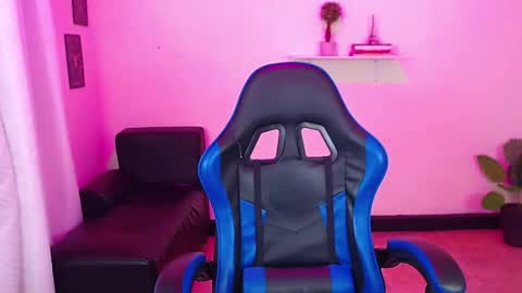 Snapshot of setthomas chatting on 01-05-26, 09:18 Thomas online show from 01-05-26, 09:18