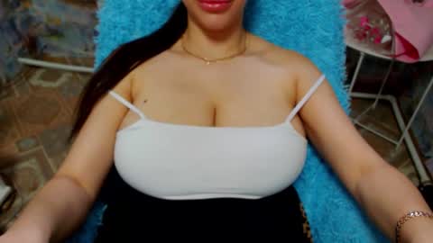 seu_cute online show from 11-18-25, 07:24