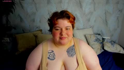 Snapshot of sew_sunny chatting on 04-14-26, 02:39 Sew online show from 04-14-26, 02:39