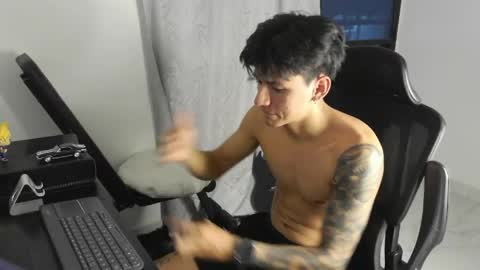 Snapshot of sex_love_sweat chatting on 05-28-26, 11:35 sex_love_sweat online show from 05-28-26, 11:35