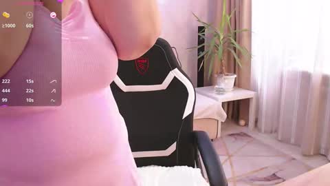 Roxy Kate Mary Alex Arnold online show from 01-10-26, 09:44