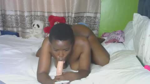 Snapshot of sexchat_ chatting on 09-14-25, 05:17 IVY online show from 09-14-25, 05:17